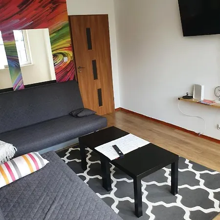 Apartment Ohmyhome Zlota Colors