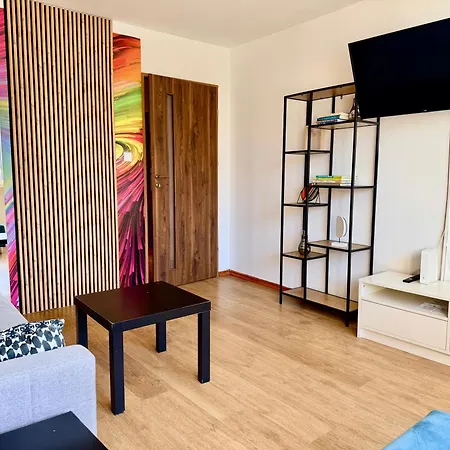 Ohmyhome Zlota Colors Appartement