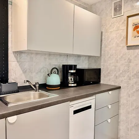 Daire Ohmyhome Zlota Colors