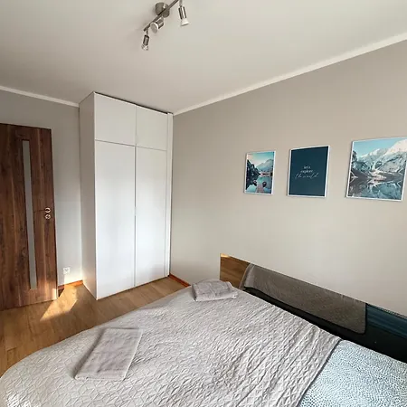 Ohmyhome Zlota Colors *